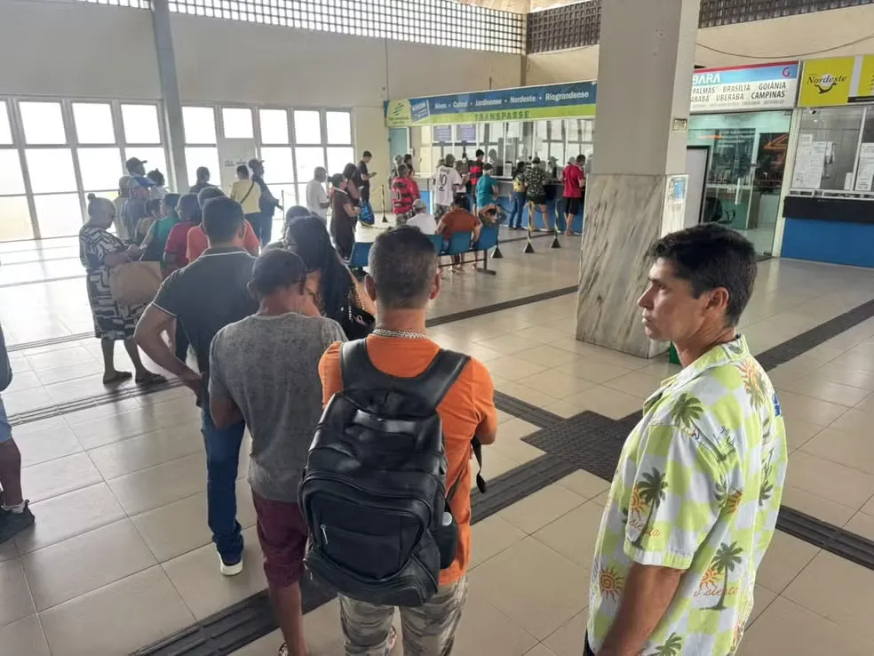Filas na Rodoviária de Natal — Foto: Sérgio Henrique Santos/Inter TV Cabugi