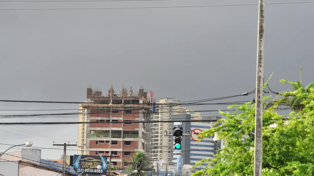 Alerta meteorológico segue válido durante toda a sexta-feira - Foto: José Aldenir / Agora RN