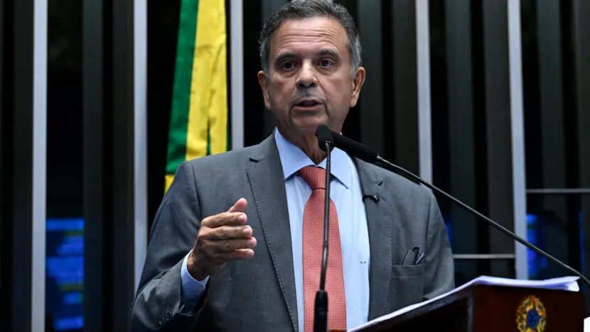 Rogério Marinho diz que veto a visitas de Flávio a Bolsonaro é “interferência no jogo político” - Foto: Waldemir Barreto/Senado