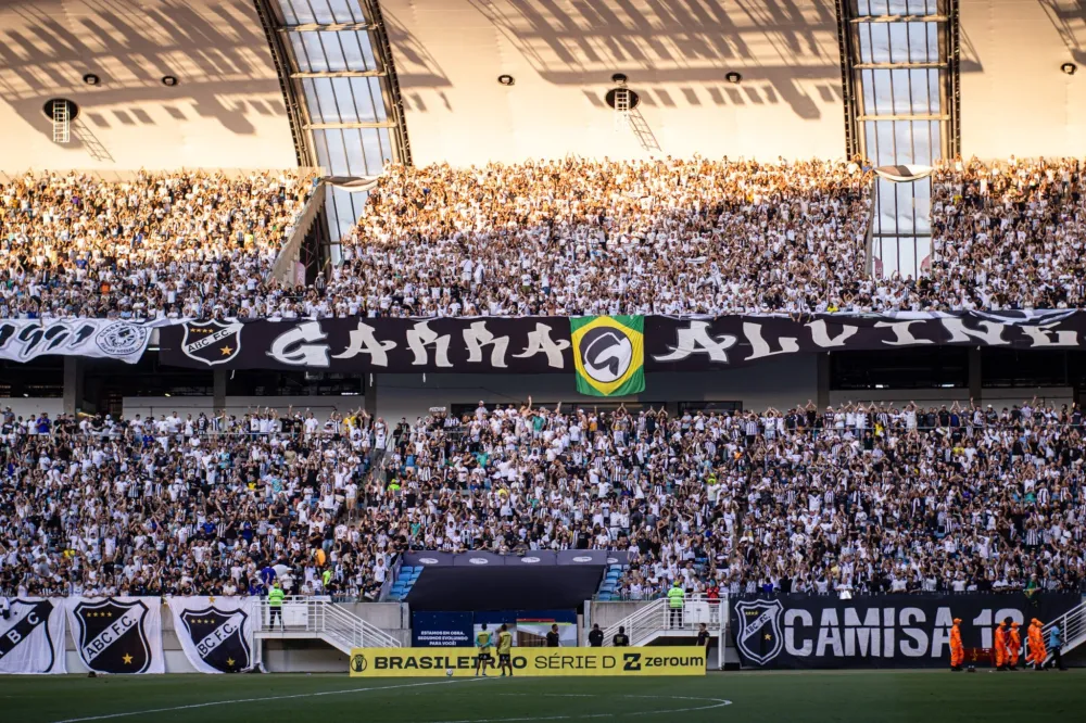 Torcida do ABC na Arena das Dunas | Foto: Léia Ventura