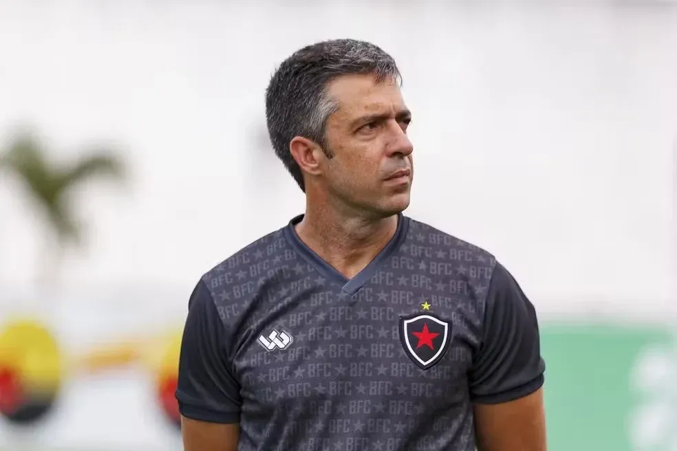 João Burse estava no Porto Vitória e levou o Vitória ao acesso à Série B em 2022. Foto: Cristiano Santos/Botafogo-PB
